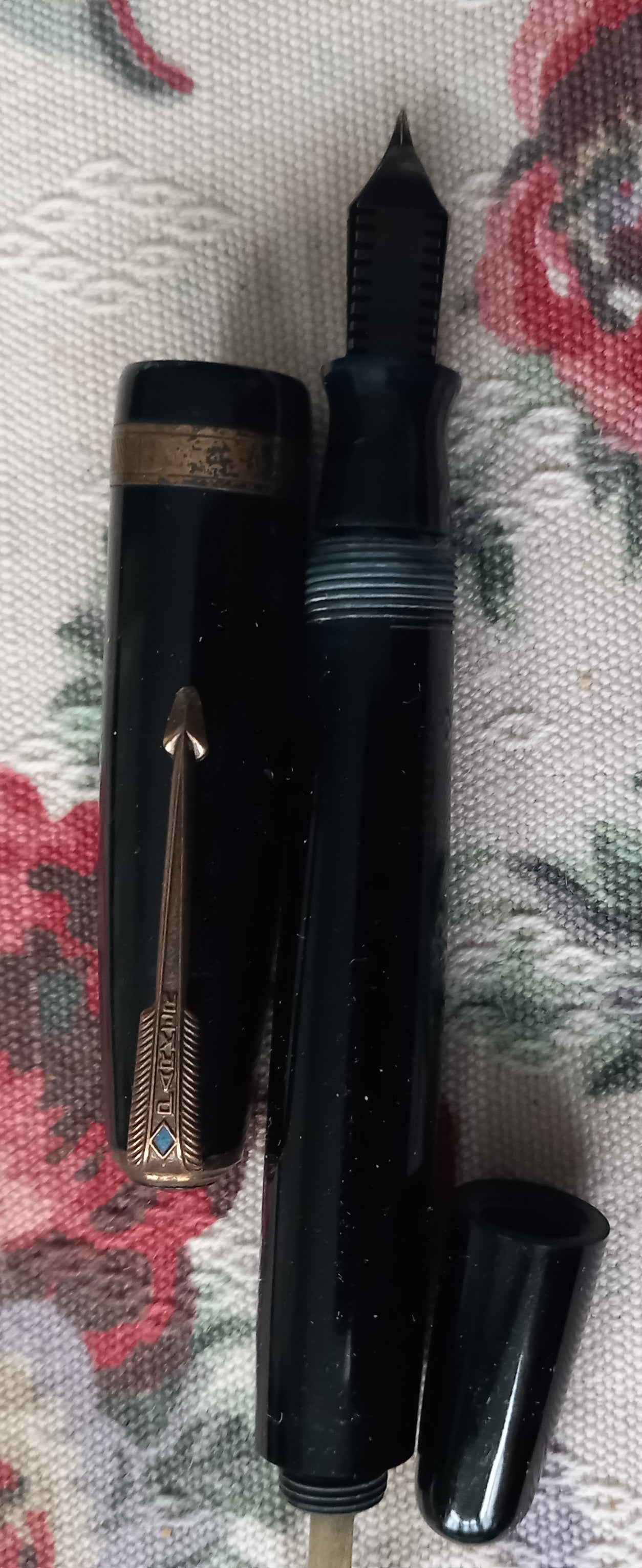 Vintage Parker Vacumatic USA Black Body Fountain Pen