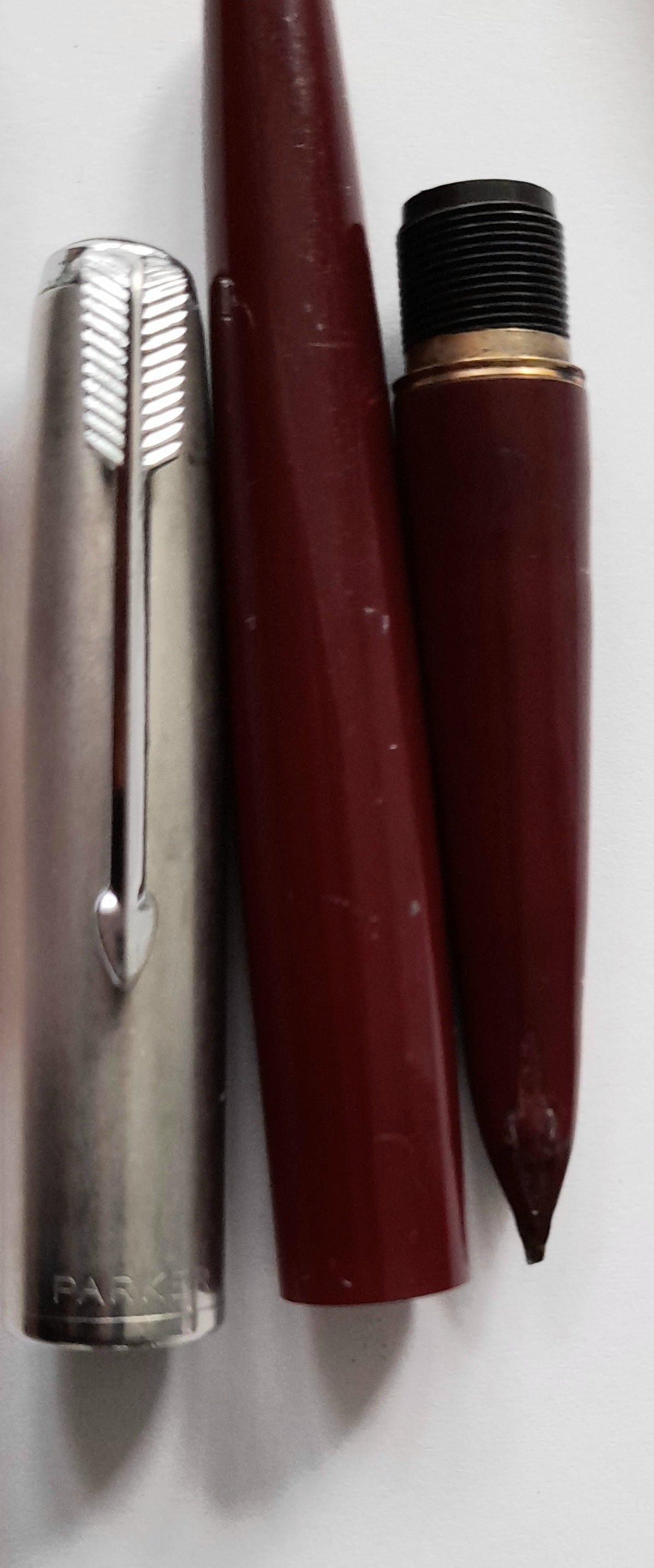 Parker 51 Silveralloy Cap and Crimson Body Fountain Pen.