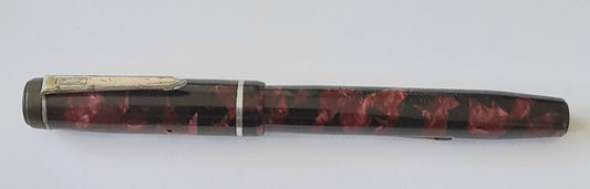 Vintage Mentmore Imperial Red/Black Marble Fountain Pen.